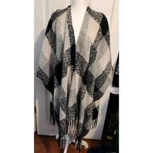 Woolrich Women's One Size Blanket Wrap Shawl Cape Poncho Soft Black &‎ Gray NWT